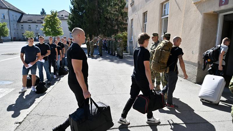 Zamjenik ministra obrane BiH: Moramo riješiti spor o služenju vojnog roka u Hrvatskoj