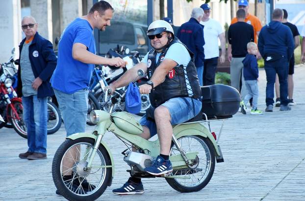 Sisak: Oldtimer klub Sisak organizirao 7. Tomos susret