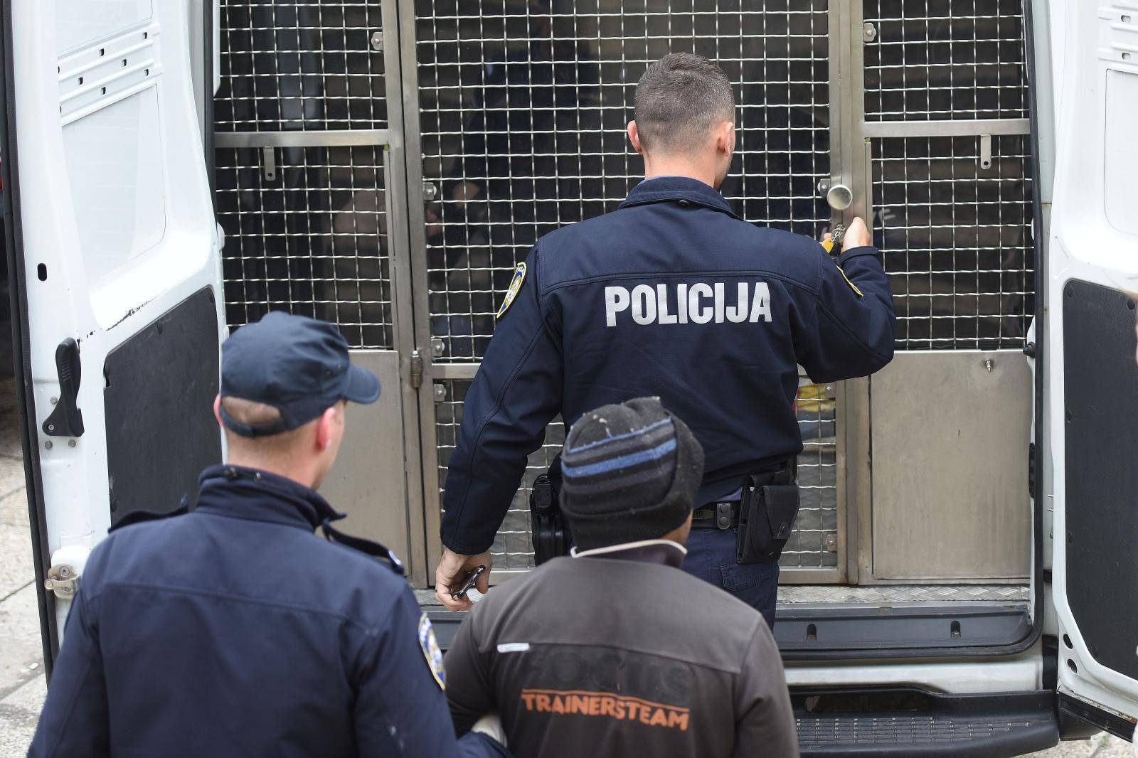 Äakovec: Policija privodi migrante nakon pruÅ¾anja lijeÄniÄke pomoÄi