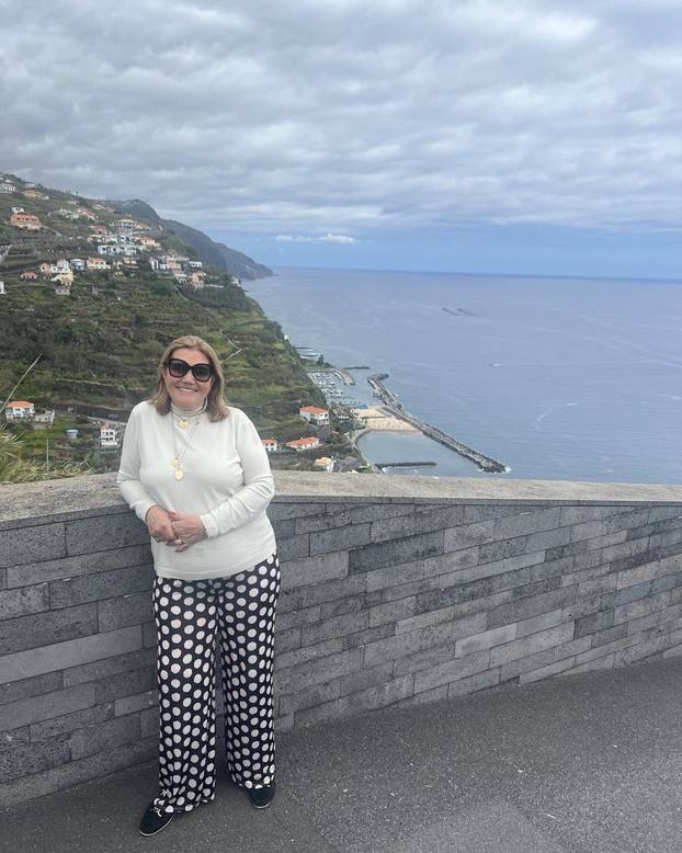 FOTO Mama Cristiana Ronalda nosi komplet od samo 17,99 €