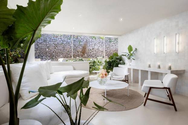 Biste li dali 1200 eura za noć u hotelu s privatnom plažom? Čekajte dok ne zavirite unutra!