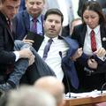 Pernar nastavlja sa suludim prijavama: Tvrdi da će prijaviti sve  koji su posvojili iz Konga