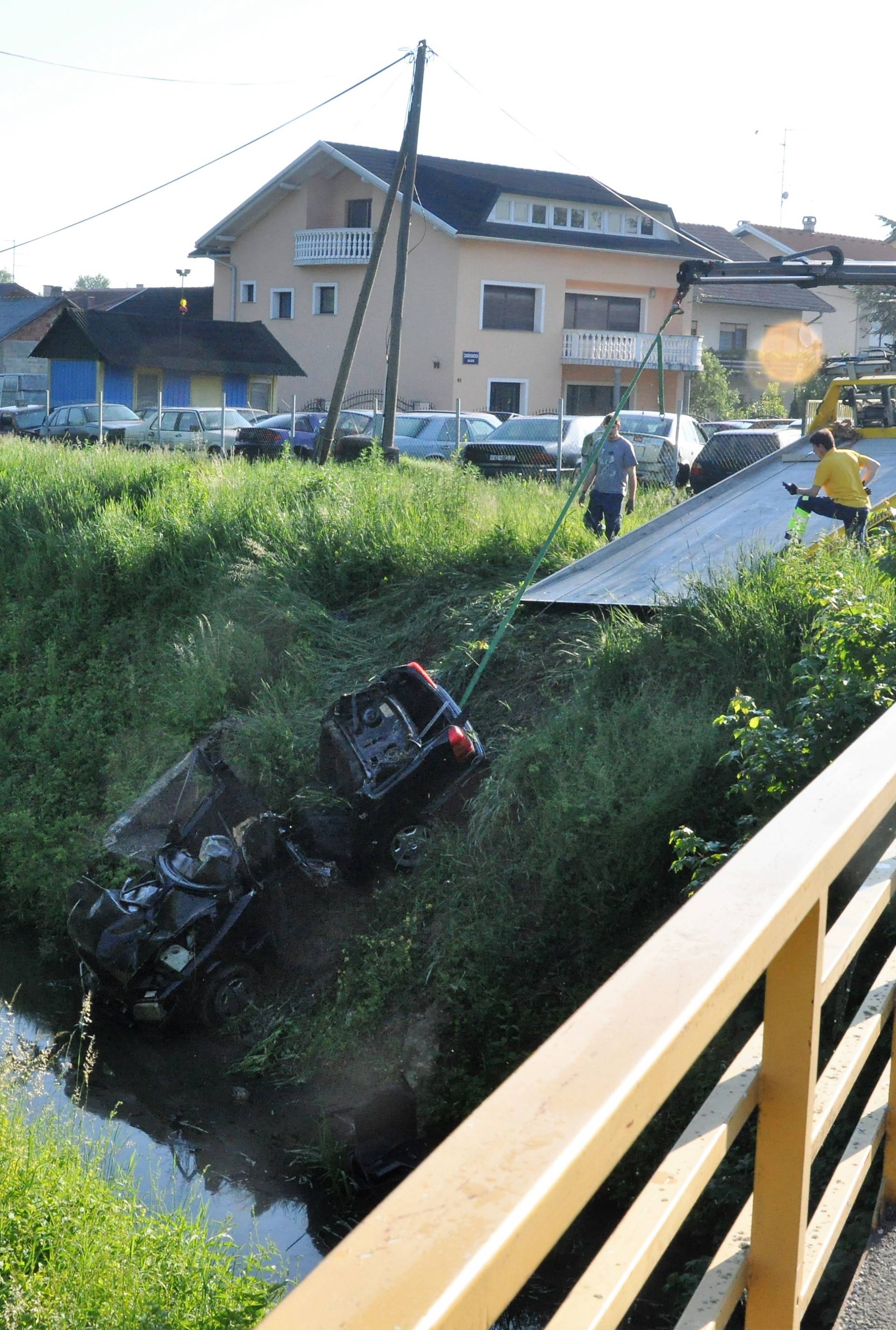 Crna noć na cestama: Dvoje poginulo, petero ozlijeđenih