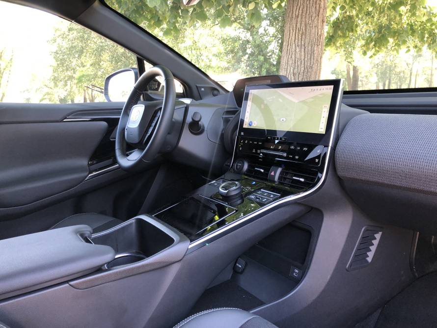 Toyota bZ4X: Mnogo zabave u vožnji, ali i jako puno novca