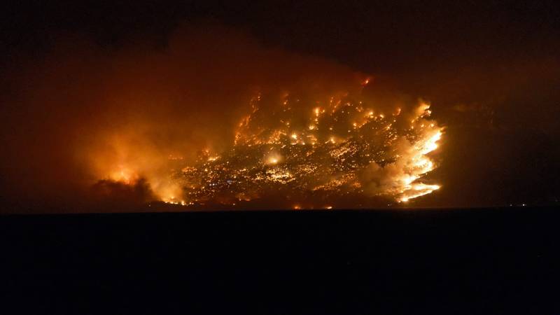 VIDEO Velika vatra guta sve pred sobom kod Omiša