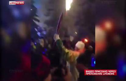 Umalo drama u Sibiru: Nosio olimpijsku baklju i zapalio se!