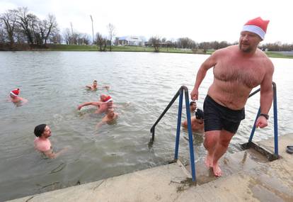 FOTO Zimsko kupanje u Korani: Pogledajte prizore iz Karlovca...