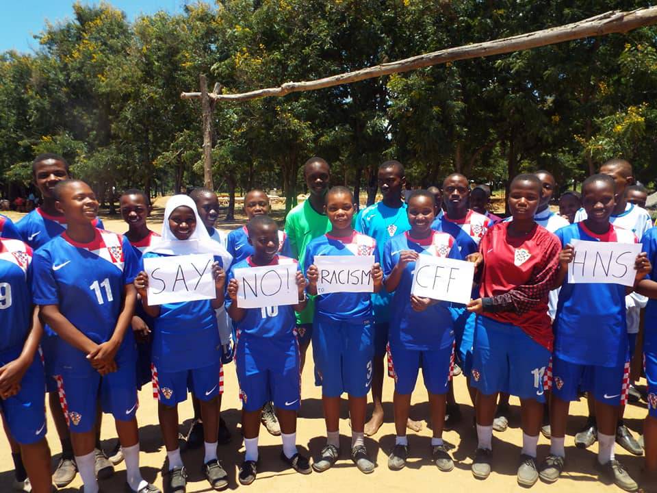 HNS im donirao dresove: Za Vatrene su i cure iz Tanzanije