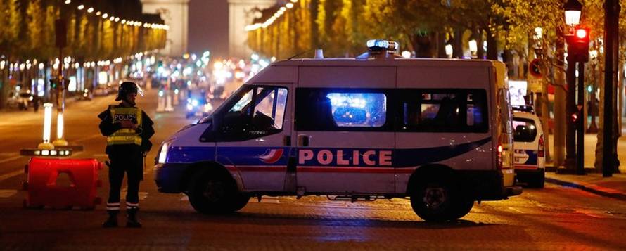 Iz puške zapucao na policajce: Jednog je ubio, dvojicu ranio
