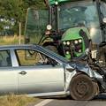 FOTO Sudarili se auto i traktor kod Valpova: 'Izgledalo je ba&scaron; lo&scaron;e, svi su iza&scaron;li pomagati...'