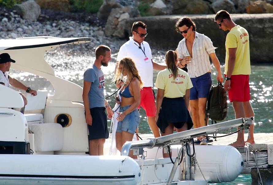 Snimali su na Visu: Izašli prvi kadrovi iz filma 'Mamma Mia'