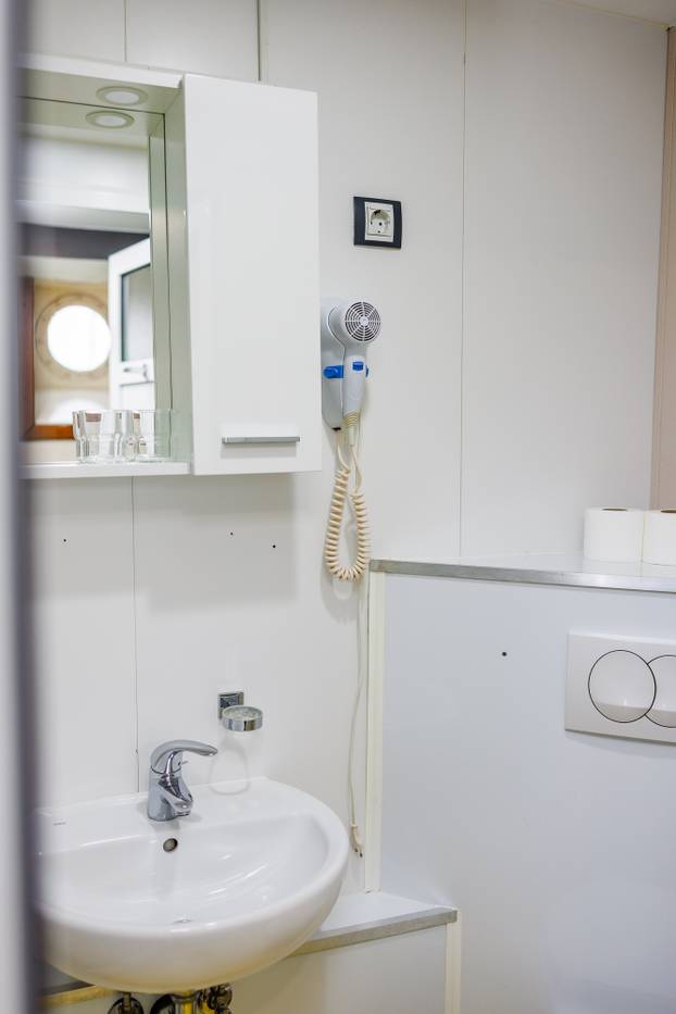 FOTO Zavirite u prvi brod-hotel u Hrvatskoj: Noćenje na ovom brodu u Rijeci ima posebnu čar