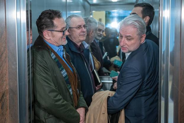 Sastanak mirenja između školskih sindikata i Vlade