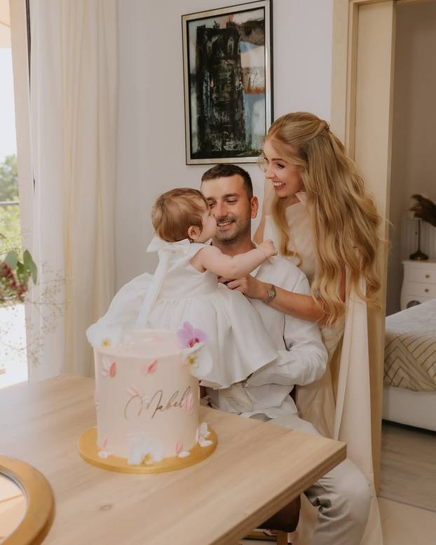 Double celebration to the Maja Lena Lopatny family: she was baptized daughter and celebrated her first birthday