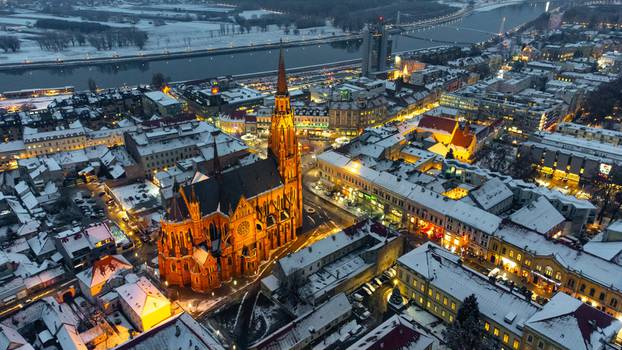Pogled iz zraka na grad Osijek 