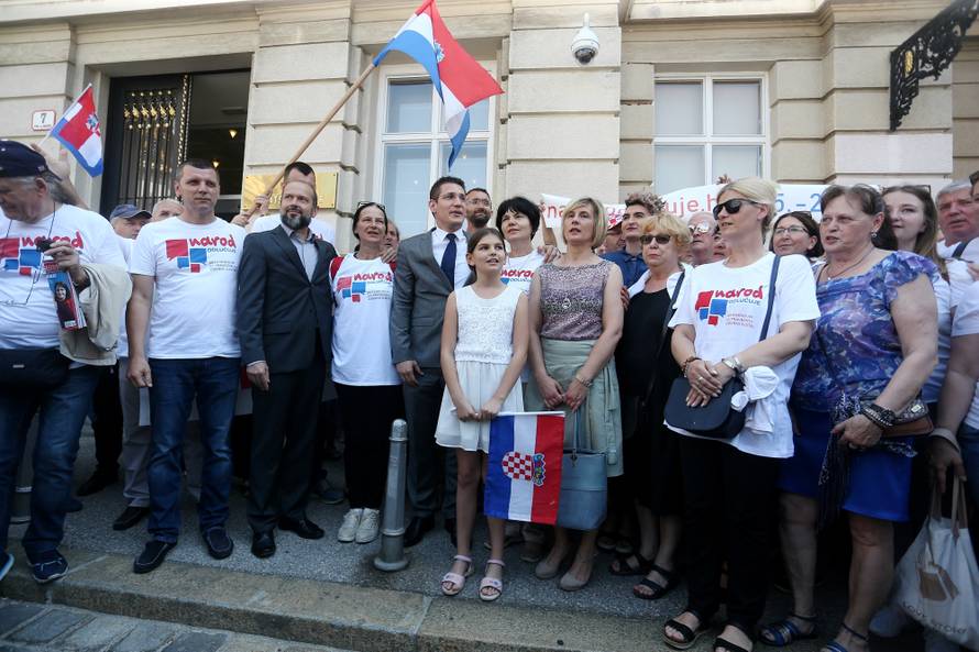 "Narod odlučuje": Skupili smo dovoljno potpisa za referendum
