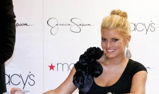 Jessica Simpson za 4,72 mil. kn prodala fotografije kćerkice