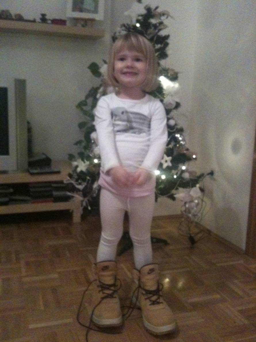 Šaljite fotografije božićnih jelki i osvojite vrijednu nagradu...