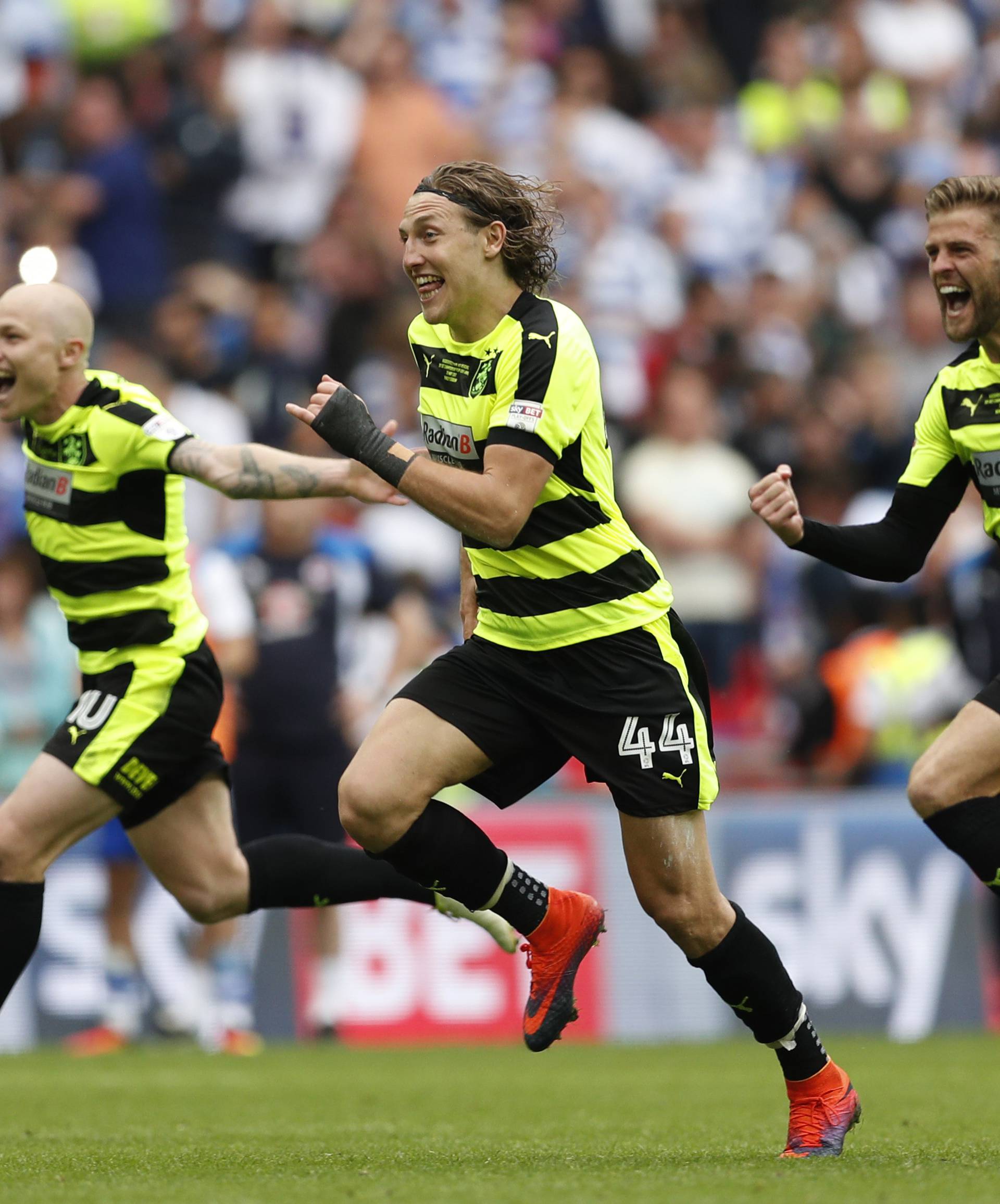 Reading v Huddersfield Town - Sky Bet Championship Play-Off Final