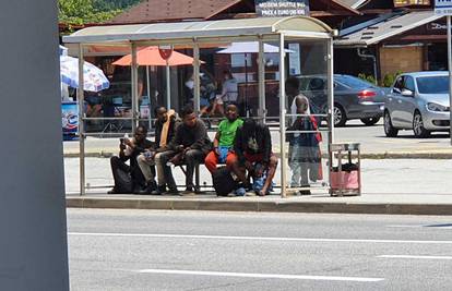 Slunj, prva stanica za bijeg u bolju budućnost: 'Dnevno nam dođe preko tristo migranata'