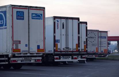 Hrvatske ceste: 'Pretovareni kamioni problem su na svim cestama u državi. Stižu vage'