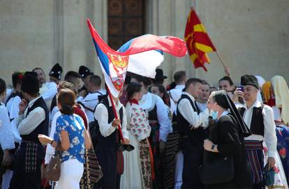 Sudionici Međunarodne smotre folklora zabavljali se na zagrebačkim ulicama