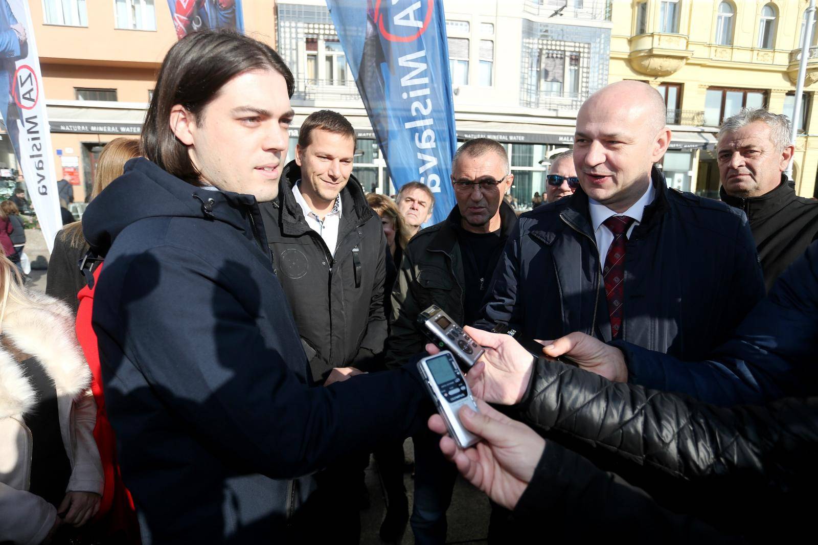 Zagreb: Predsjednički kandidat Mislav Kolakušić dobio podršku Živog zida