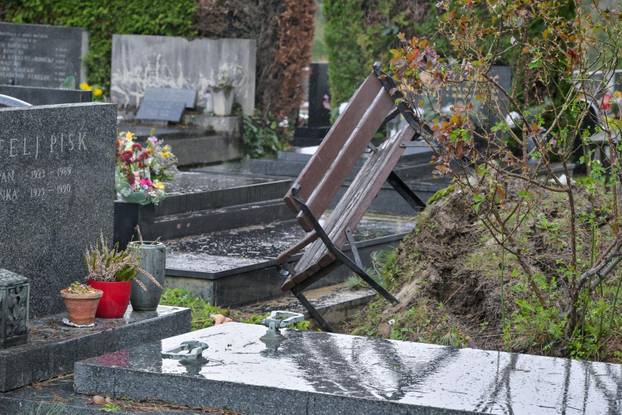 Zagreb: Teško oštećeno gradsko groblje Mirogoj