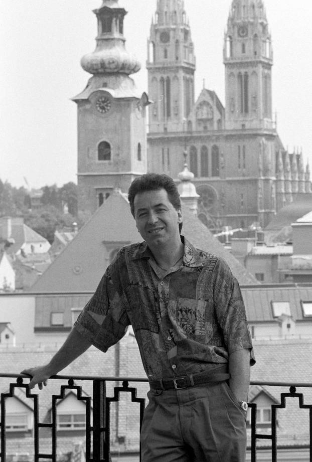 Zagreb: Pjevač Tomislav Ivčić, srpanj 1990.