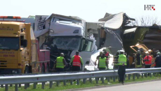 Sudarilo se 20 kamiona, dva su vozača umrla, Hrvati imali sreće