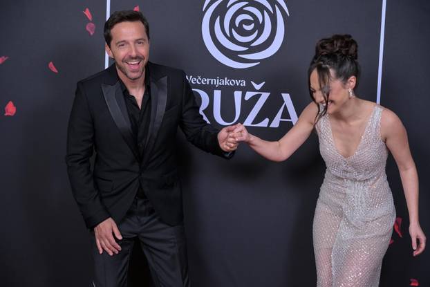 Zagreb: Uzvanici na dodjelu medijske nagrade "Večernjakova ruža" u Hrvatskom narodnom kazalištu