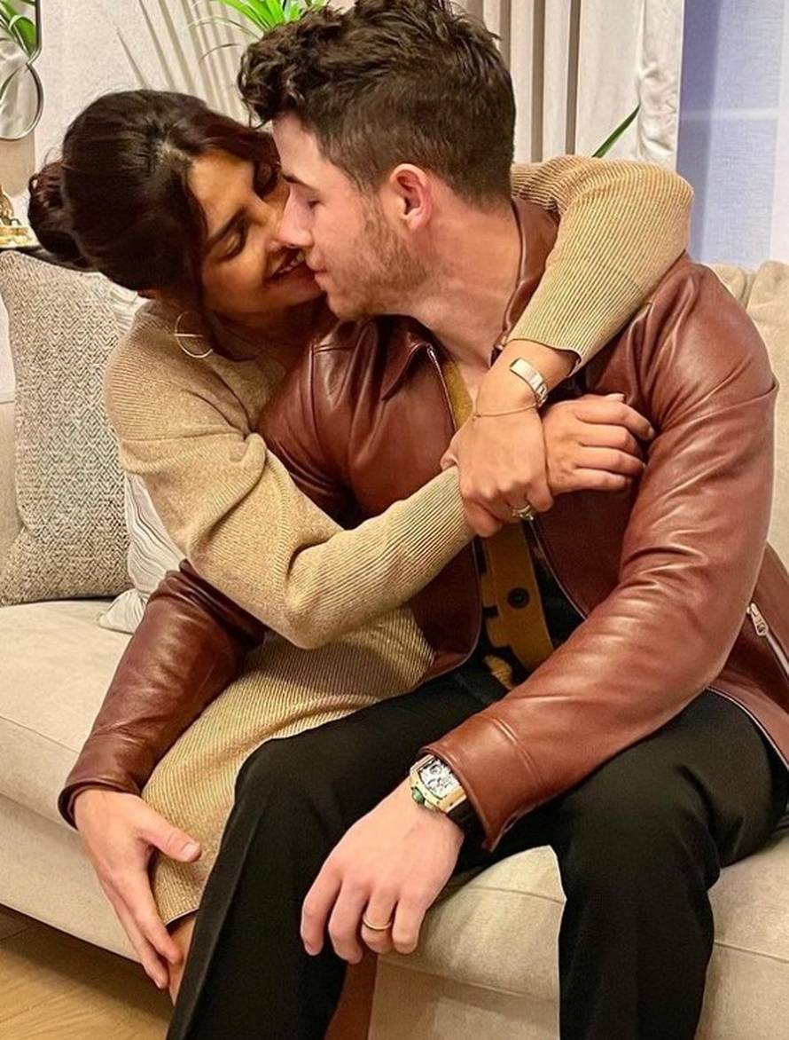 Nick Jonas i glumica dobili su bebu: 'Stvarno smo presretni'