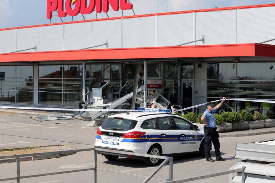 Eksplozija probudila Riječane: Razbojnici raznijeli bankomate