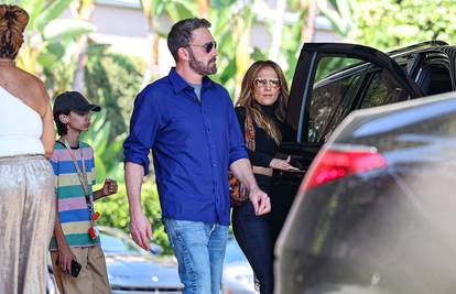 Jennifer Lopez i Ben Affleck su snimljeni na obiteljskom ručku: Ljubili se i grlili usred razvoda