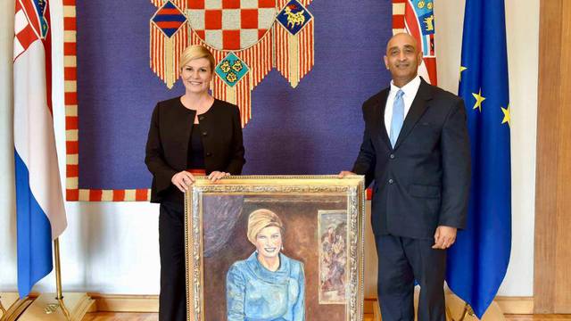 Naslikao ju je: Kolinda dobila portret od veleposlanika Indije