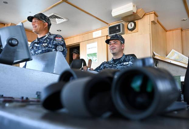 Split: Vježba Hrvatske ratne mornarice za vojni mimoplov