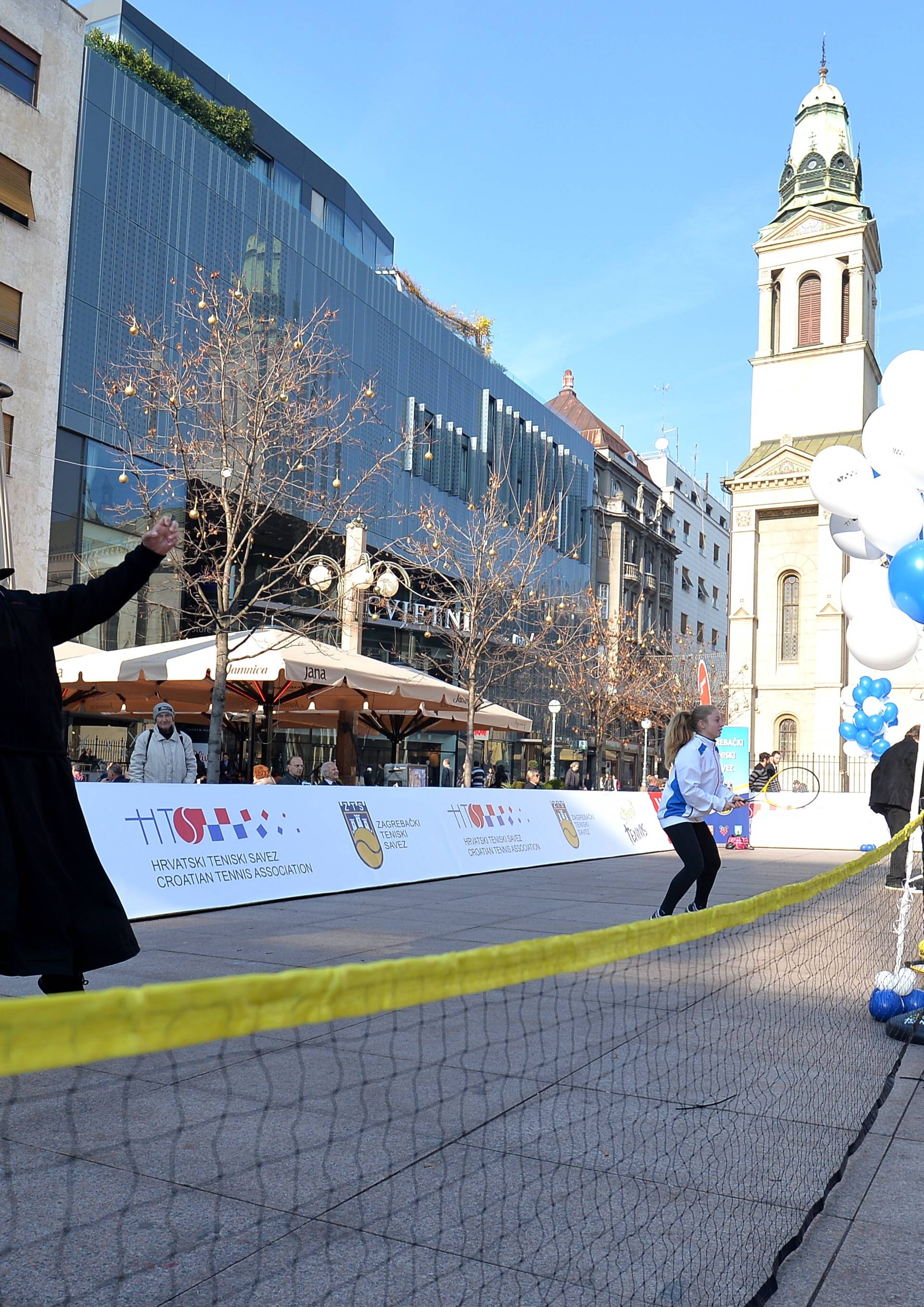 Kids' Day na Cvjetnom trgu: I časne sestre zaigrale su tenis