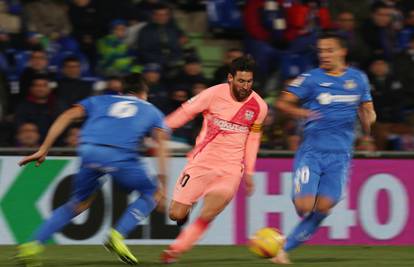 Messi i Suarez srušili Getafe, Barca ostavila 'kraljeve' na -10