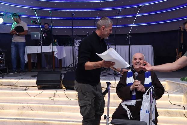 FOTO Dinamo održao Plavu noć u Hercegovini, Bobanu ovacije: 'Ne trebam vam ja da ga volite'