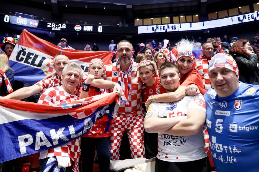 Malmo: Navijači Hrvatske i Mađarske na rukometnoj utakmici EHF prvenstva