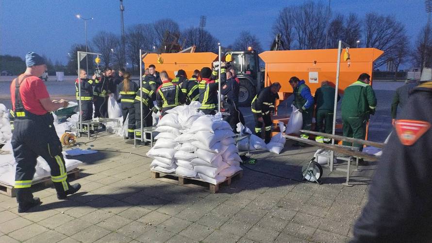 Povisuju nasip uz Koranu u Karlovcu:  Stižu  obilne oborine