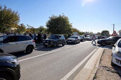 FOTO Pogledajte kako je bilo na sajmu u Benkovcu: Deset kila jabuka 8 eura, kolut sira za 12