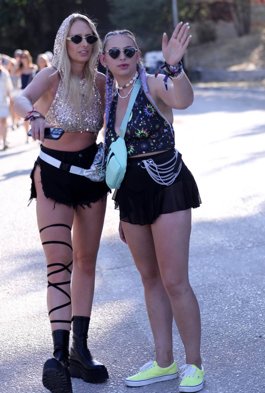 Split: Dolazak posjetitelja na stadion Park Mladeži na kojem započinje Ultra 2025