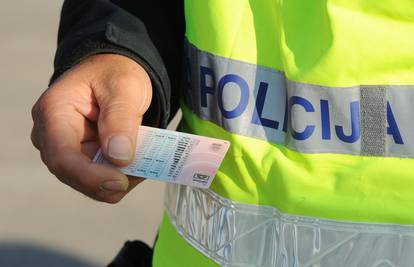 Varaždinska policija zaustavila mladića, on im pokazao krivotvorenu vozačku dozvolu