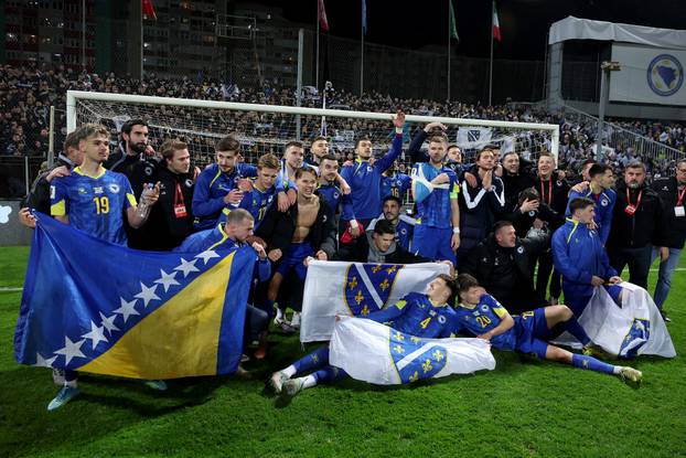 Zenica: Slavlje igrača Bosne i Hercegovine nakon što su svladali Italiju jedanaestercima