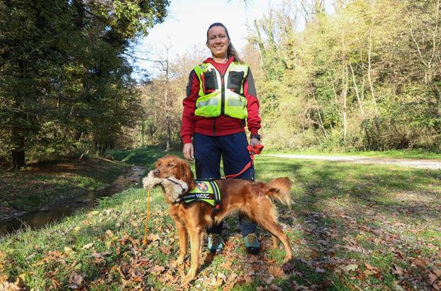 Zagreb: Mateja Tuščić  i njen pas Runa, članovi HGSS-a