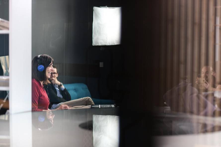 'Iduća školska godina bi mogla biti pola-pola:  I uživo i online'