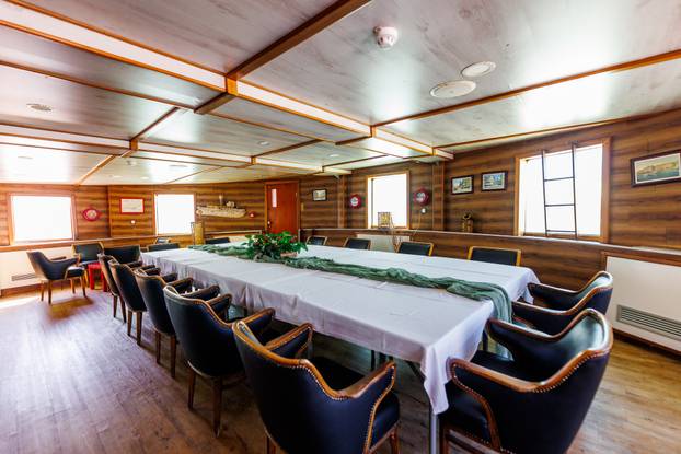 FOTO Zavirite u prvi brod-hotel u Hrvatskoj: Noćenje na ovom brodu u Rijeci ima posebnu čar