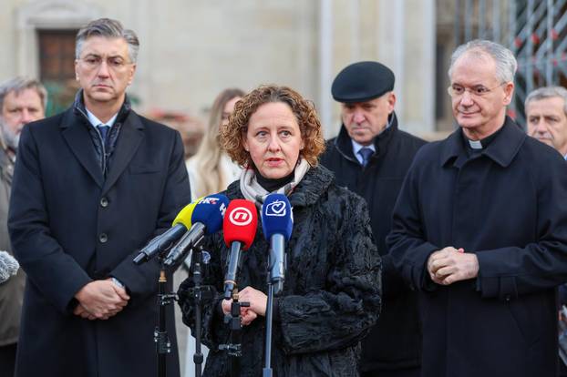 Zagreb: Andrej Plenković i mons. Dražen Kutleša obišli i razgledali obnovljenu unutrašnjost katedrale