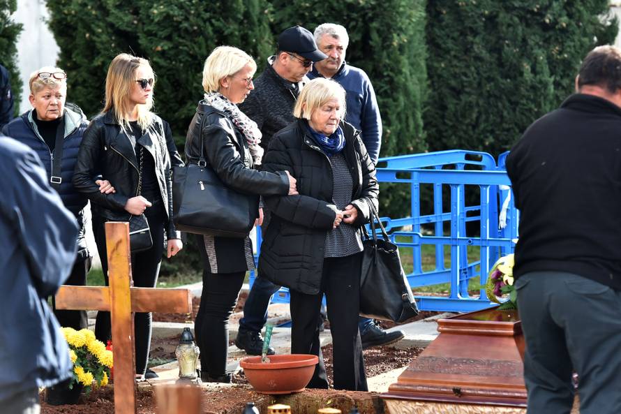 Pokopali 'Bracu': 'Sinu je naglo pozlilo na putu, u bolnici je...'